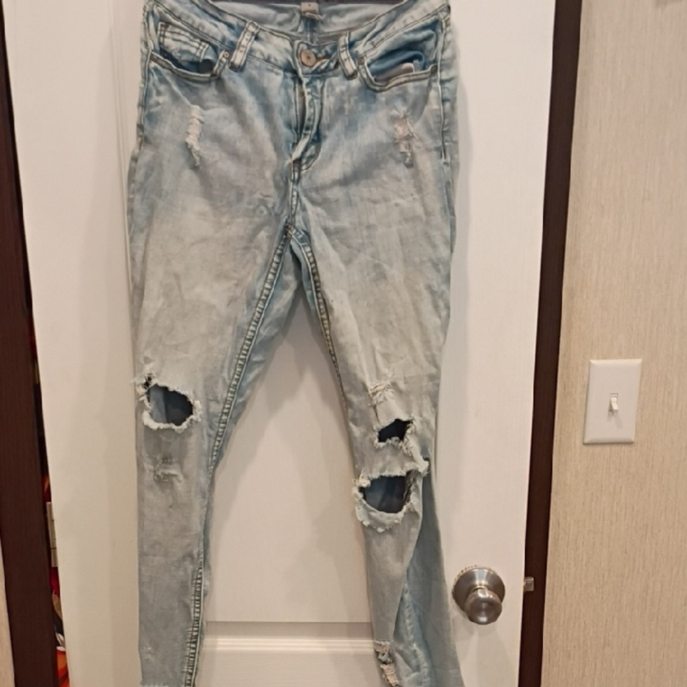 Refuge Light Blue Distressed Skinny Jeans